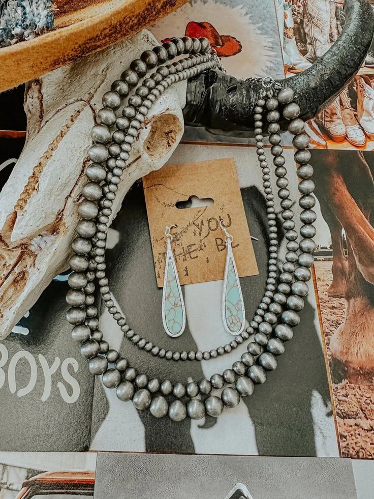 Western Pearl Layered Shorty Necklace - necklace Turquoise Jewelry Outfit, Cowboy Killer, Turquoise Western, Western Necklaces, Fringe Crossbody Bag, Western Accessories, Cowgirl Jewelry, Western Jacket, Western Chic