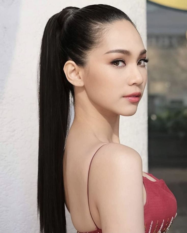 Any girls can never go wrong with high ponytail! Bint Sireethorne; Miss International 2019 is certainly one of them! Beautiful! Asian High Ponytail, High Ponytail Anime, Kpop Ponytail, Ponytail Asian, Ponytail Reference, Woman With Ponytail, Asian Ponytail, Female Ponytail, Ponytail High