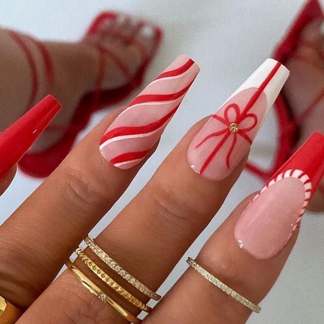 50 Red Christmas Nail Ideas That Are Sleighing This Season 118 50 Red Christmas Nail Ideas That Are Sleighing This Season December Nails, Red Christmas Nails, Cute Christmas Nails, Christmas Nails Easy, Christmas Nails Acrylic, Nails For Kids, Xmas Nails, Christmas Nail Designs, Coffin Nails Designs