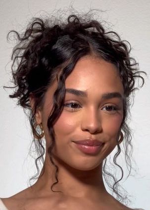 Gelled Hairstyles, Hairstyles Layers, Hairstyles Names, Braids Pictures, Hairstyles Women, Natural Curls Hairstyles, Hairdos For Curly Hair, Women's Hairstyles, Curly Girl Hairstyles