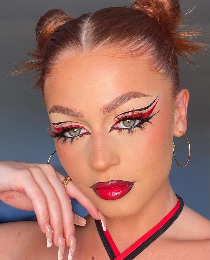 Sam🍒 on Instagram: “Who is sheee💋🥀🖤 . Recreation of @branalunan insane look!!😍 . @lolaslashesofficial Sundae lash SAMANTHA20 for 20% off @tatti_lashes…” Ninja Makeup Halloween Women, Makeup 2023 Trends, Red Christmas Makeup, Ninja Makeup, Edc Makeup, Black And Red Makeup, Star Wars Makeup, Makeup 2023, Funky Makeup