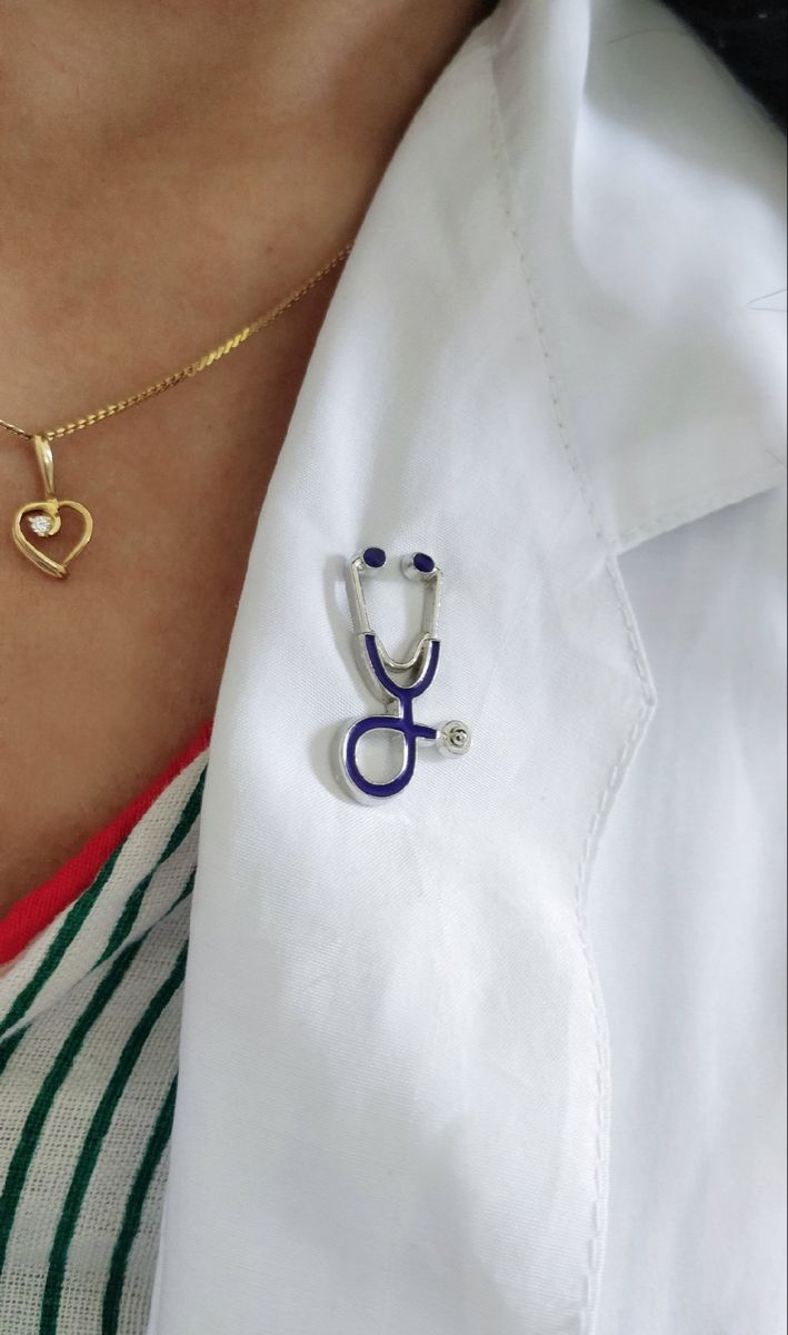 Medicine Gift, Doctor Jewelry, Littmann Stethoscope, Doctor Coat, Nurse Aesthetic, Doctor Outfit, Bridal Jewels, Medical School Inspiration, Medical Jewelry