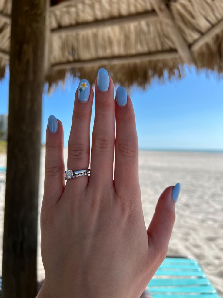 Light Blue Dip Nails With Design, Light Blue Nails With Daisies, Daisy Blue Nails, Light Blue Vacation Nails, Blue Nails Dip Powder, Light Blue Toenails, Blue Nails With Daisies, Light Blue Pedicure Toes, Pretty Blue Nails Short