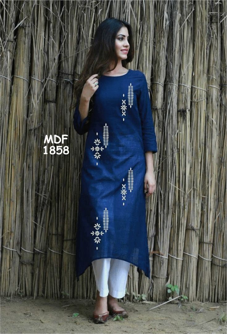 Hand Painted Kurti, Fabric Painting On Clothes, Hand Painted Dress, Churidar Designs, Hand Painted Clothing, Simple Kurta Designs, Simple Kurti Designs, Kurti Embroidery Design, Long Kurti Designs