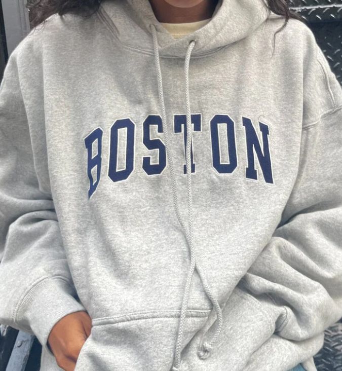 Brandy Melville Hoodie Outfit, Brandy Hoodies, Boston Hoodie, Brandy Hoodie, Brandy Melville Hoodie, Brandy Melville Outfits, Hoodie Aesthetic, Hijabi Fashion Casual, Aesthetic Hoodie