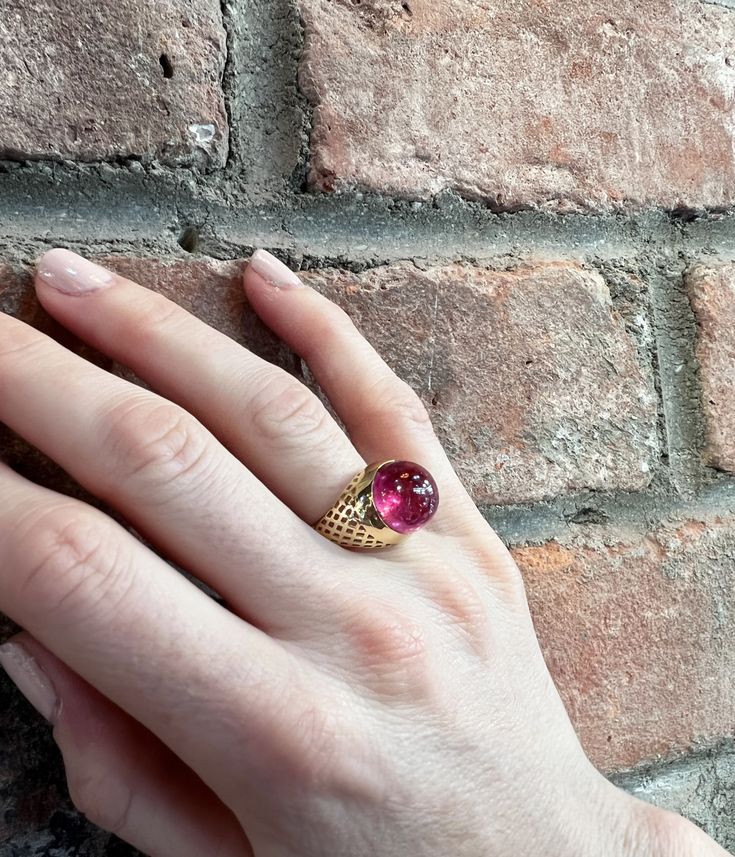 Vintage Pinky Rings, Pink Tourmaline Rings, Statement Pinky Ring, Pinky Cocktail Rings, Luxury Gold Tourmaline Rings, Pink Tourmaline Yellow Gold Ring, Yellow Gold Tourmaline Cabochon Ring, Luxury Tourmaline Cabochon Rings, Pink Tourmaline Jewelry