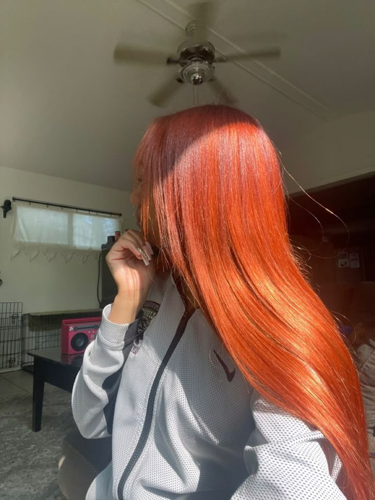 Dye Hair Black, Cute Hair Dye, Peekaboo Hair, Ginger Hair Color, Girl Hairstyle, Dyed Hair Inspiration, Dye Hair, Dyed Natural Hair, Hair Dye Ideas