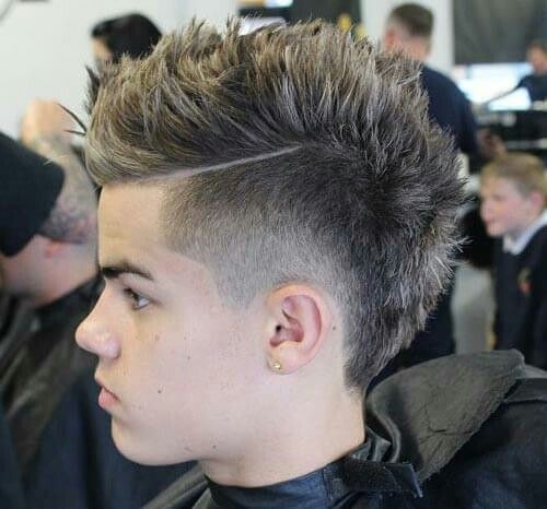 Mohawk Fade Haircut, Men Mohawk, Mohawk Fade, Mohawk For Men, Mohawk Haircut, Mohawk Hairstyles Men, Burst Fade, Boy Haircuts, Mohawk Hairstyles