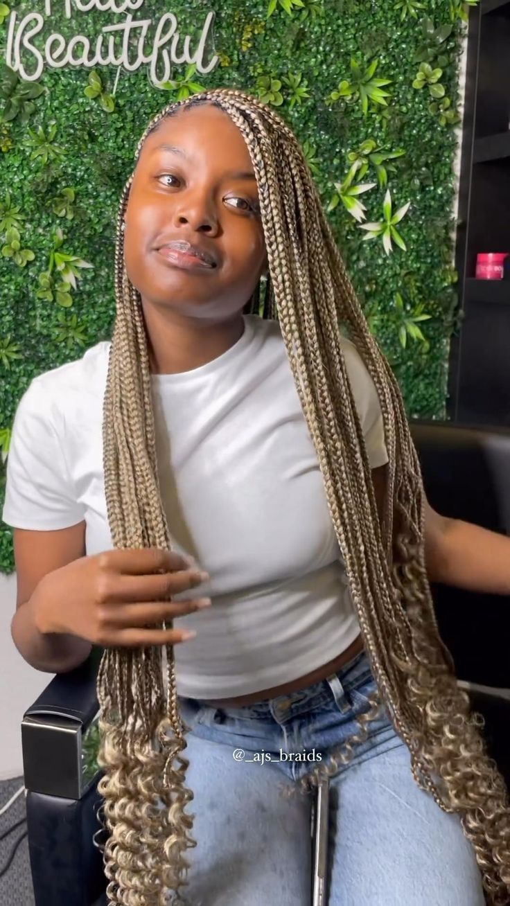 Braids With Blonde And Black, Blond Knotless Braids With Curly Ends, 613 Ombre Knotless Braids, Knotless Braids Colour Ideas, Blonde Braids Hairstyles For Black Women, Blonde Black Knotless Braids, Blonde Braided Hairstyles Black Women, Blond Braids With Curls, Blonde Highlights Knotless Braids