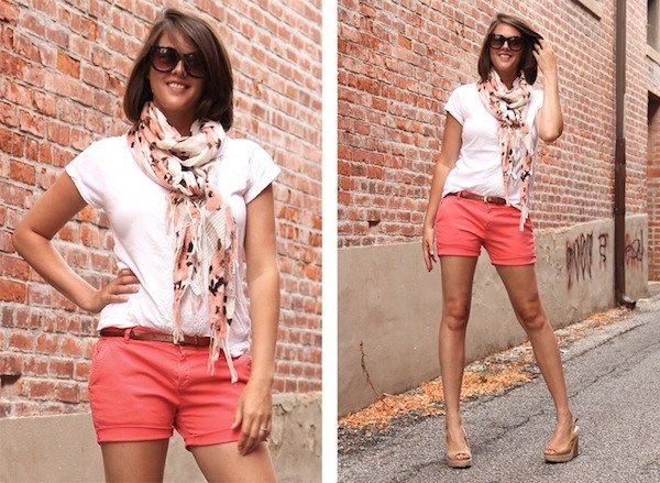 how to wear summer scarves Short Wardrobe, How To Wear A Scarf, Travel Clothes Women, Summer Scarf, Scarf Outfit, Travel Outfit Summer, Womens Fashion Casual Spring, Summer Capsule Wardrobe, Summer Scarves