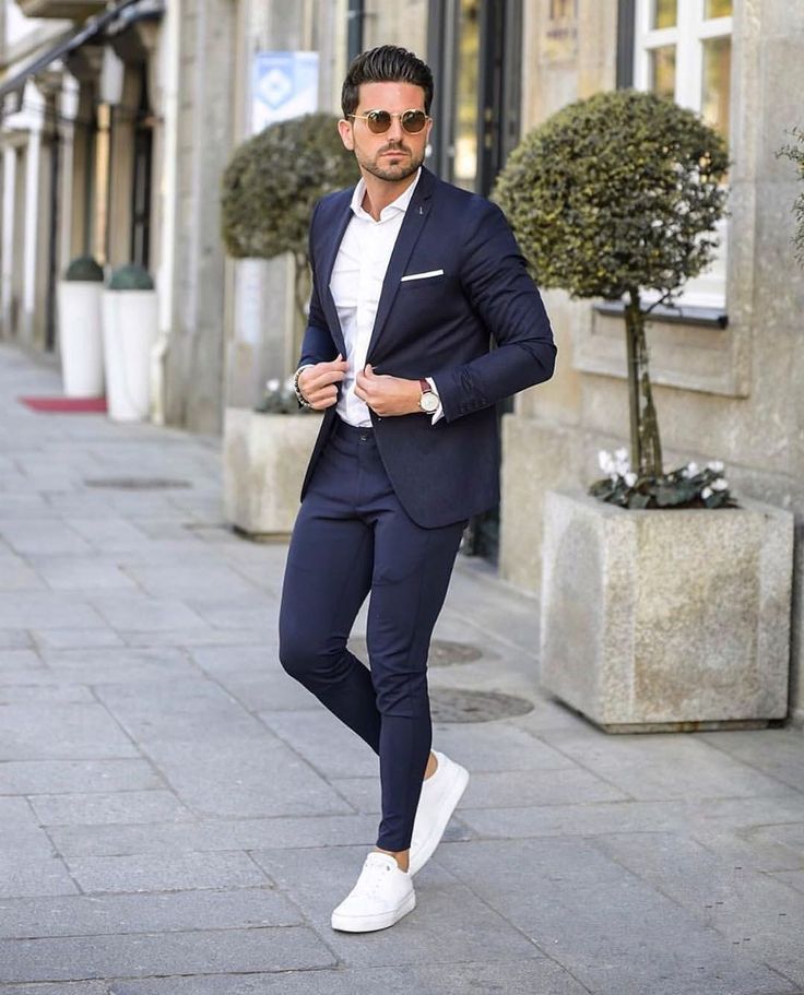 ✨ tag your friends and comment down below! ��• ✅Follow @manstylemedia for more inspirational men style •  #suiting #suitedup #dapperlife… Men Work Outfits, Suits And Sneakers, Mens Fashion Suits Casual, Mens Casual Suits, Blazer Outfits Men, Formal Men Outfit, Mens Fashion Blazer, Formal Mens Fashion, Designer Suits For Men