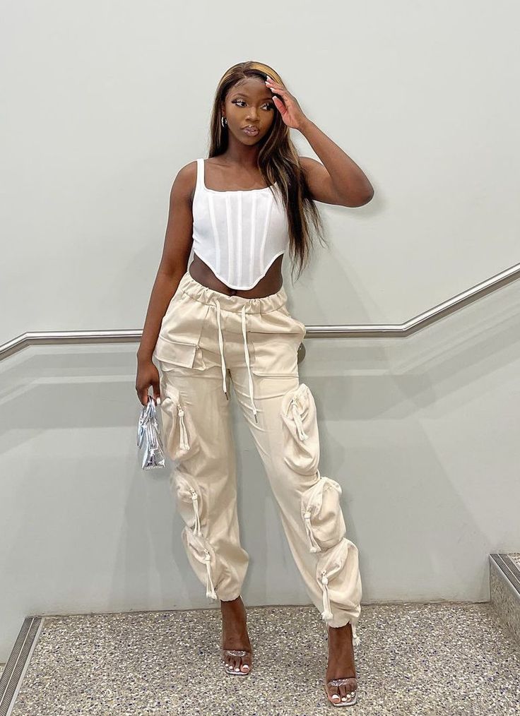 Cargo Pants With Heels, Outfit Cita, Weekend Outfit Ideas, Drinks Outfits, Corset Outfits, Cargo Pants Outfits, Fashion Forward Outfits, Fashion Nova Outfits, Cargo Pants Outfit