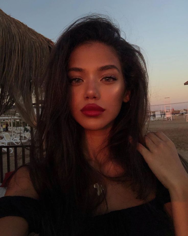 Dina Denoire on Instagram: “sunset hits” Dina Denoire, Pretty Tan, Girls With Black Hair, Tan Skin, Pretty Makeup, Beauty Inspiration, Dark Hair, Summer Aesthetic, Pretty Face