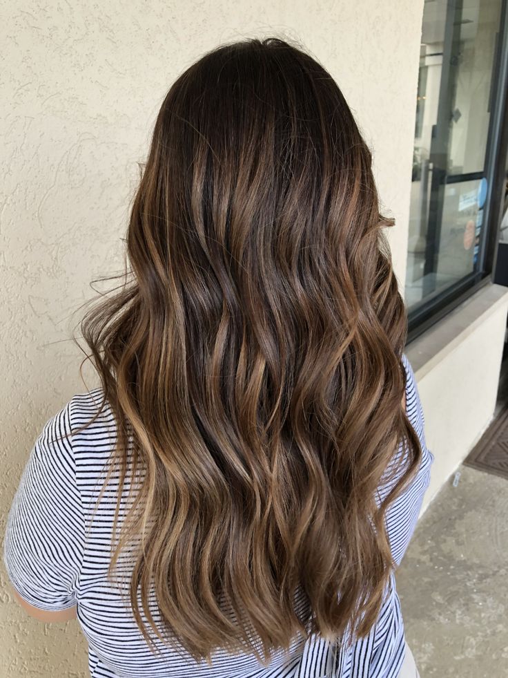 Subtle Balayage Light Brown Hair, Dark Honey Balayage, Bolyoge Hair Balayage Brown, Brunette Honey Balayage, Honey Brown Balayage Brunettes, Natural Balayage Brunette, Natural Brown Balayage, Natural Brunette Balayage, Soft Brunette Balayage