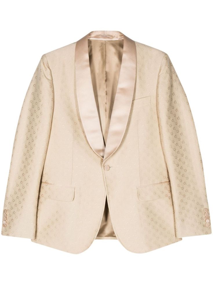 light beige wool/silk signature Horsebit detail patterned jacquard shawl lapels front button fastening long sleeves buttoned cuffs jetted chest pocket two front flap pockets central rear vent full lining Luxury Cream Gucci Outerwear, Luxury Gucci Cream Outerwear, Gucci Blazer With Lapel Collar For Business, Gucci Business Blazer With Lapel Collar, Gucci Single Breasted Long Sleeve Blazer, Gucci Single-breasted Long Sleeve Blazer, Classic Gucci Cream Outerwear, Luxury Gucci Blazer For Business, Gucci Luxury Blazer For Business