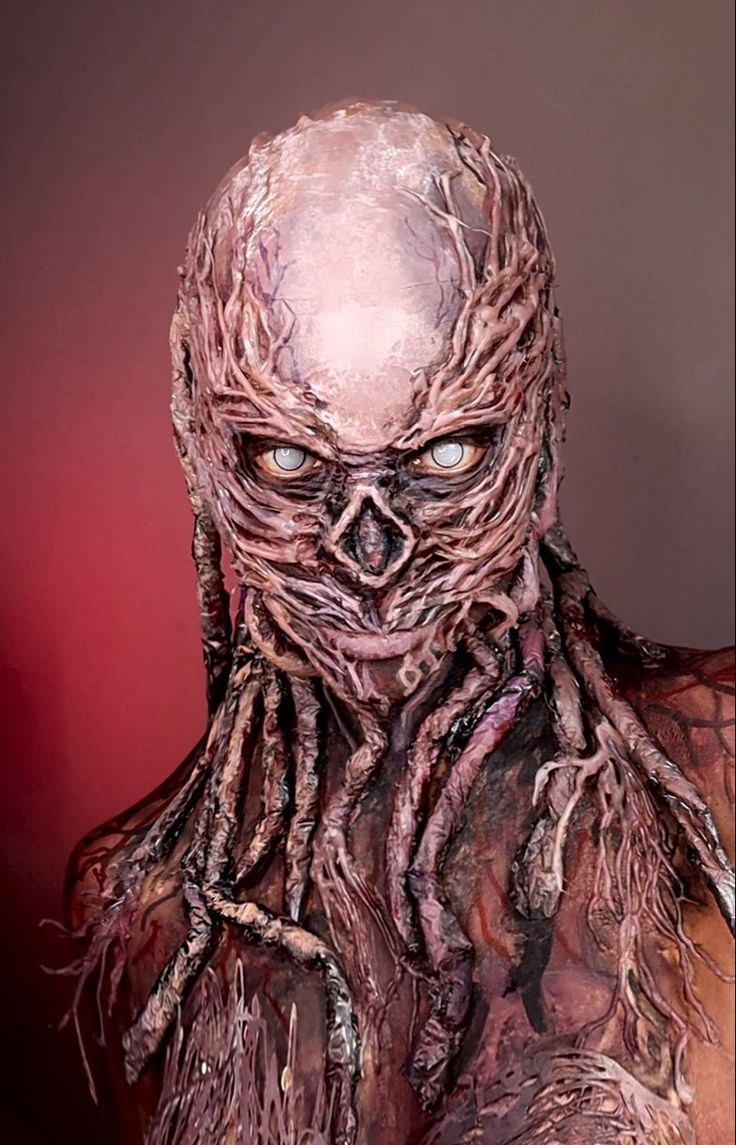 Vecna Costume Ideas, Vecna Makeup Look, Gore Sfx Makeup, Scary Sfx Makeup, Lava Makeup, Special Fx Makeup Ideas, Sfx Makeup Horror Make Up, Sfx Makeup Looks, Special Effects Makeup Ideas