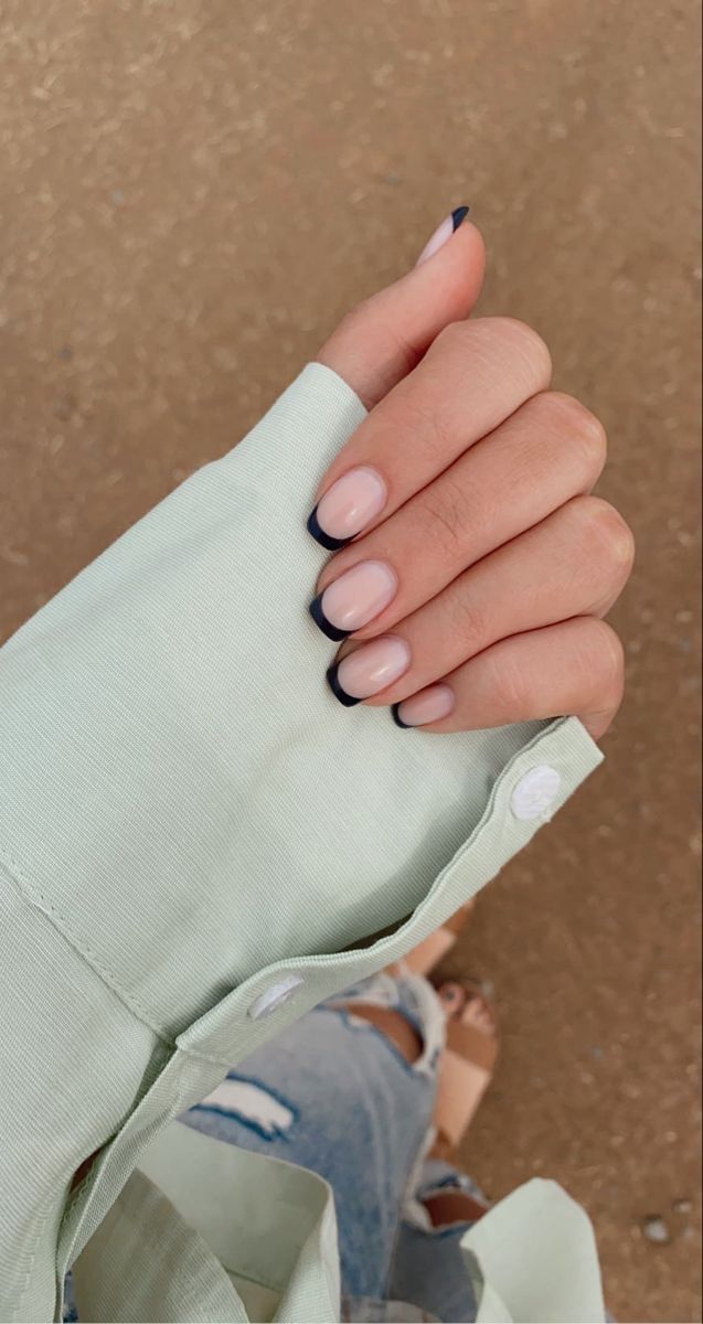 Neutral Nails Short, Tip Nail Designs, French Tip Nail Designs, Short Square Nails, Nice Nails, Minimal Nails, Casual Nails, Neutral Nails, Dipped Nails