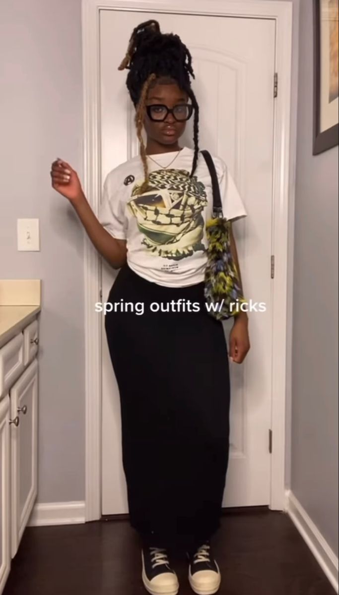 School Outfits Long Skirts, Maxi Skirt Outfit For School, Long Skirt Baddie Outfits, Earthy Outfits Skirts, College Church Outfits, Long Skirt Outfits For Church, Black Women Skirt Outfits, Black Long Skirt Outfit Summer, Fully Covered Outfits