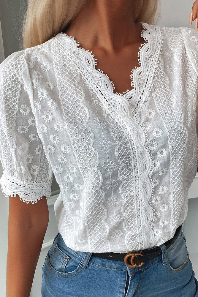 Evoke a summery moodwith ourV-Neck Lace Hem Eyelet Embroidered Top. The lace eyelet embroidery and patchwork make this a gorgeous blouse. Wear this with your favorite denim and pumps to look ultra-chic. Top In Pizzo, Oktoberfest Costume, White Lace Shirt, Afrikaanse Mode, Gorgeous Blouses, Plain Blouse, Lace Hem, Loose Blouse, Women Shirts Blouse