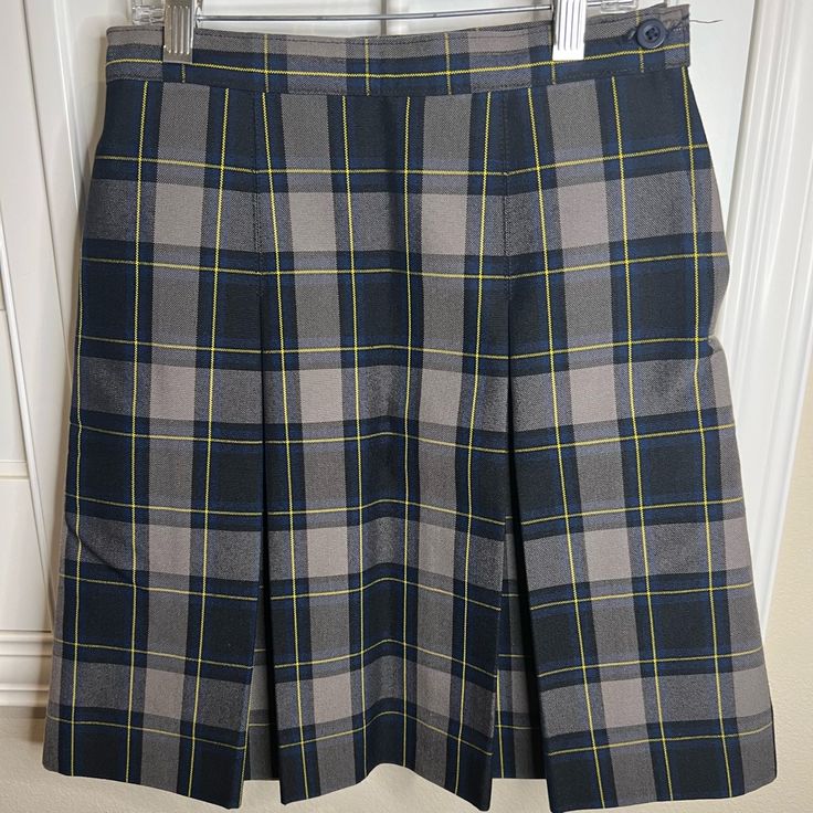 Plaid Uniform Skirt. Hidden Adjustable Waistband Wrinkle Resistant 100% Polyester. 20 Inch Length. Size 10 Is Nwt , Size 8 Is New But Tags Removed Preppy School Skirt Bottoms, Gray Pleated School Bottoms, Gray Pleated Bottoms For School, Lined Skirt Bottoms For School, Lined Short Skirt For School, Short Lined Skirt For School, Lined Short Length Skirt For School, Preppy Lined Skirt Bottoms For School, Gray Fitted Skirt For School