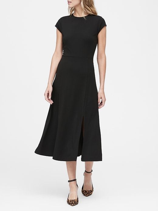 Soft Ponte Midi Dress with Slit | Banana Republic Casual Church Outfits, Summer Nyc Outfits, Dinner Outfits Summer, Outfits Summer Casual, Baddie Summer Outfits, Nyc Outfits Summer, Summer Work Outfits Office, Church Outfit Casual, Black Women Dress