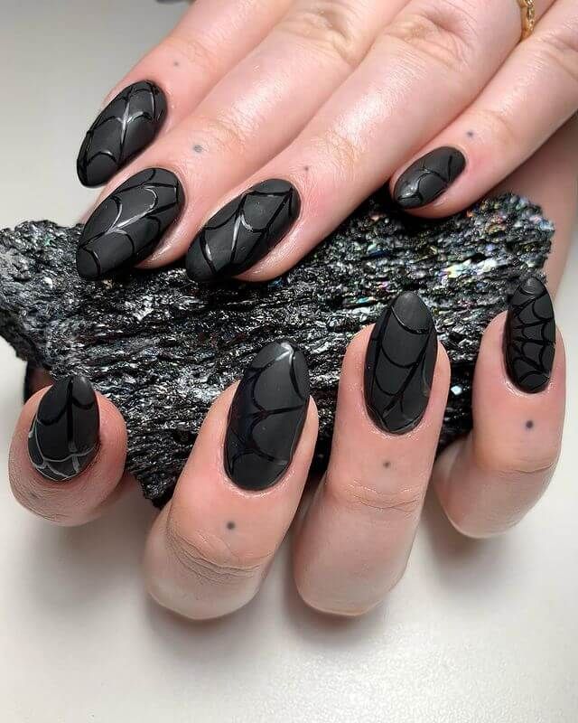 Gold Halloween Nails, Spider Web Nail Art, Web Nail Art, Matte Black Nail Polish, Spider Web Nails, Web Nails, Short Oval Nails, Black Almond Nails, Nail Pics