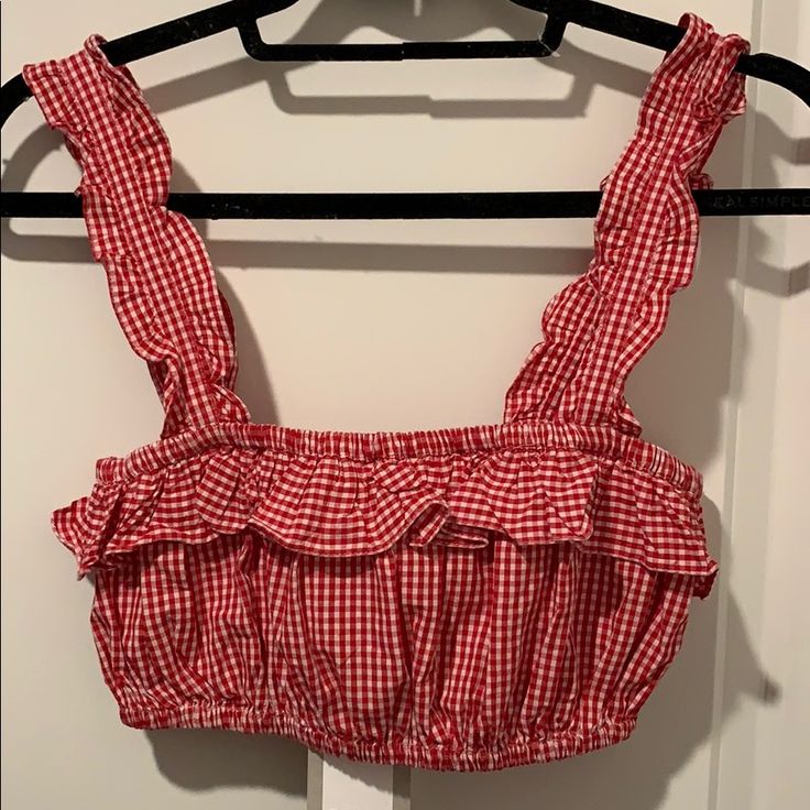 Cute Zara Trf Gingham Crop Top. New Summer Casual Tops With Grid Pattern, Casual Summer Tops With Grid Pattern, Casual Grid Pattern Tops For Summer, Zara Gingham Tops For Summer, Zara Gingham Casual Tops, Casual Gingham Zara Tops, Zara Plaid Tops For Spring, Top Rojo, Gingham Crop Top