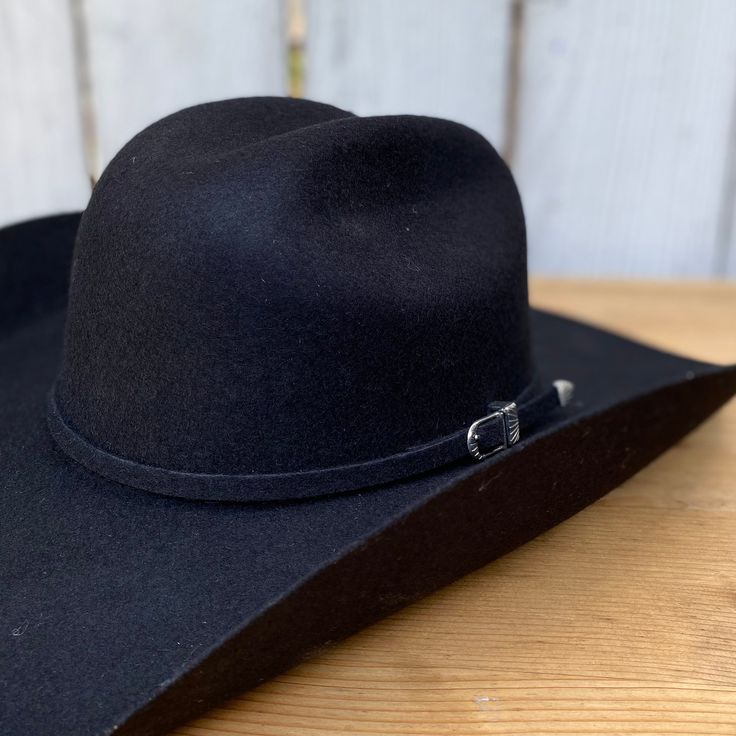 The price INCLUDES tax and shipping within the United States!
The 20X Chihuahua felt hat, presented in a versatile black color, is an excellent choice for those who value the spirit and essence of the cowboy style, even when looking for more economical options. Although its material and quality are modest, this hat offers a unique charm and an affordable opportunity to enjoy the cowboy style. With a 4" brim and a 4 1/4" crown, this hat is ideal for casual events, parties or for those who want to Black Chihuahua, Felt Cowboy Hat, The Cowboy, Cowboy Style, Felt Hat, Cowboy Hat, Unique Charms, Goth Fashion, Chihuahua