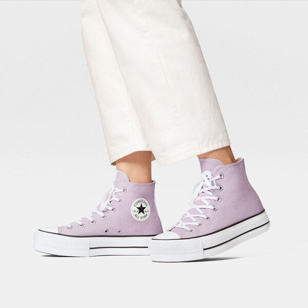 Purple Converse Aesthetic, Converse Wishlist, Platform Converse Aesthetic, Nike Shoes Retro, Best Converse, All Star Cano Alto, Best Sneakers For Women, Best Outfits For Women, Women Converse