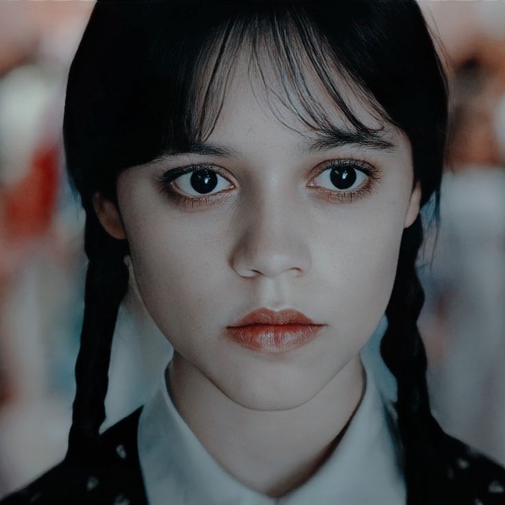 𝒕𝒂𝒈𝒔. #wednesday #wednesdaynetflix #netflixseries #addamsfamily #timburton #wednesdayaesthetic #wednesdayicons #wednesdayaestheticicon #wednesdayaddams #wednesdayaddamsicon #nevermore #nevermoreacademy #jenna #jennaortega #jennaortegaicon #taracarpentericon #scream5 #vadacavellicon #thefallout #harleydiazicon #stuckinthemiddle | unfiltered version : @joliesunfilt_ Wendsday Adams Makeup, Fun Facts About Bees, Wednesday Movie, Addams Family Wednesday, Art Outfits, The Addams Family, Simple Designs To Draw, Family Images, Addams Family