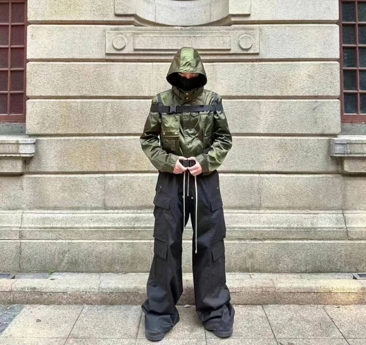 Rick Owens Cargo Pants Outfit, Rick Owens Creatch Cargo, Cargo Pants Outfit, High Fashion Outfits, Rick Owens, Pants Outfit, Cargo Pants, High Fashion, Fashion Outfits