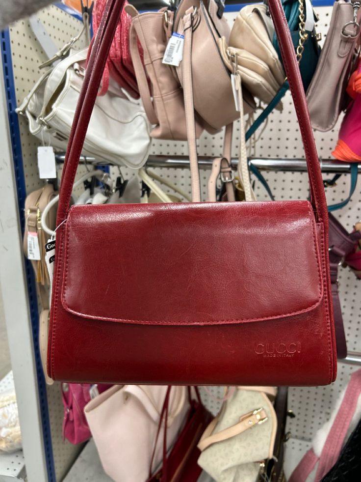 Aesthetic Thrift Finds, Dream Thrift Finds, 90s Bags Vintage, Thrift Purses, Red Vintage Bag, Vintage Thrift Finds, Thrifted Handbags, 80s Bags Vintage, Thrifted Purses