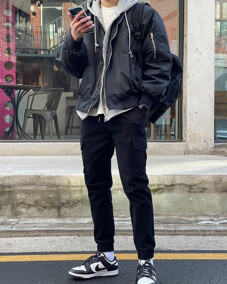 Asian Men Outfit Casual, Casual Techwear Men, Updated Outfits, Outfit Hombre Casual, Panda Outfit, Dunk Outfit, Korean Street Fashion Men, Dunks Outfit, Black Outfit Men