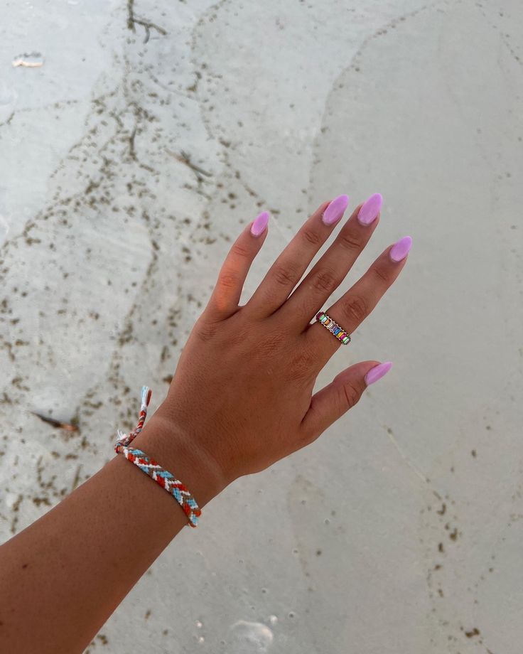 Preppy Nails Almond Short, Summer Nails No Tips, Plain Nails Aesthetic, Summer Pool Nails, Mail Inspo 2024 Spring, Cute Summer Nails 2024 Simple, Summer Vacation Nails Beach Simple, Summer Beachy Nails, Mail Inspo 2024 Summer