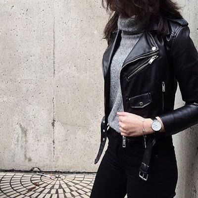 Wear moto leather jacket with grey turtleneck for a refined casual style #angeljackets #womenfashion #leatherjacket Stil Rock, Black Leather Jacket Outfit, Jacket Outfit Women, Woman In Black, Leather Jacket Outfits, Mode Casual, 가을 패션, Black Leather Jacket, Leather Jackets Women