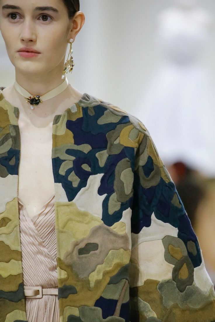 Dior 2018, Fashion Patchwork, Christian Dior Haute Couture, Dior Haute Couture, Christian Dior Couture, Couture Details, Creation Couture, Dior Couture, Fall 2018