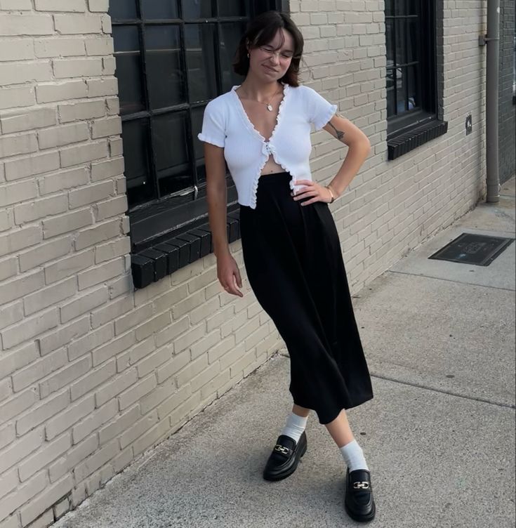 Semi Formal Loafers Outfit, Loafers Outfit Spring 2023, Penny Loafer Skirt, Platform Loafers Outfit Skirt, How To Style Loafers Women Dress, Long Black Skirt With Loafers, Long Skirts With Loafers, Loafer Aesthetic Outfit, Outfits With Loafers Summer