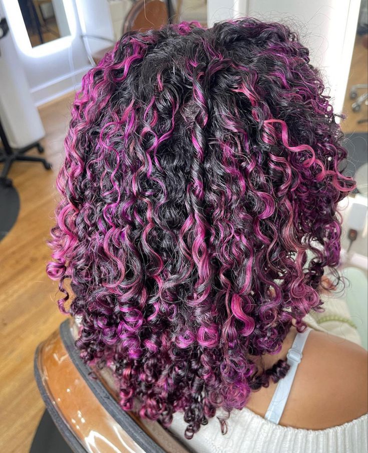 Magenta Highlights Curly Hair, Coloured Curly Hair Highlights, Curly Purple Highlights, Blue Highlights Curly Hair, Curly Hair Pink Highlights, Gyaru Halloween, Black And Purple Hair, Blonde Highlights Curly Hair, Magenta Hair Colors