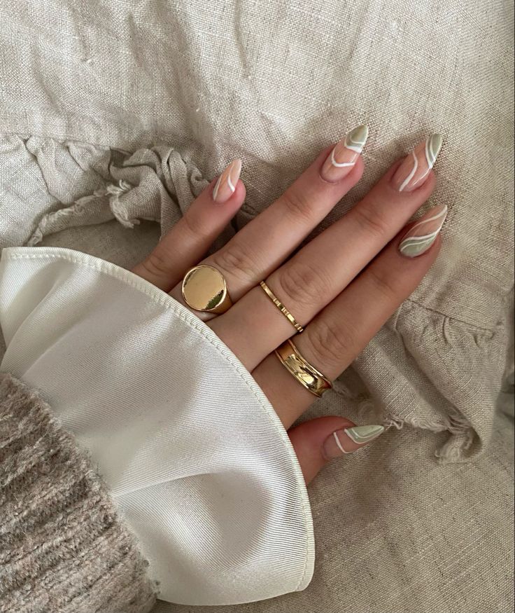 Nail aesthetic fall fashion inspo acrylic nails green gold white soft vibes Nails Inspo Spring, Natrual Nails, Nail Art 2022, Simple Fall Nails, Pretty Nail Colors, Black Acrylic Nails, Spring Acrylic Nails, Hippie Nails, Aesthetic Nails