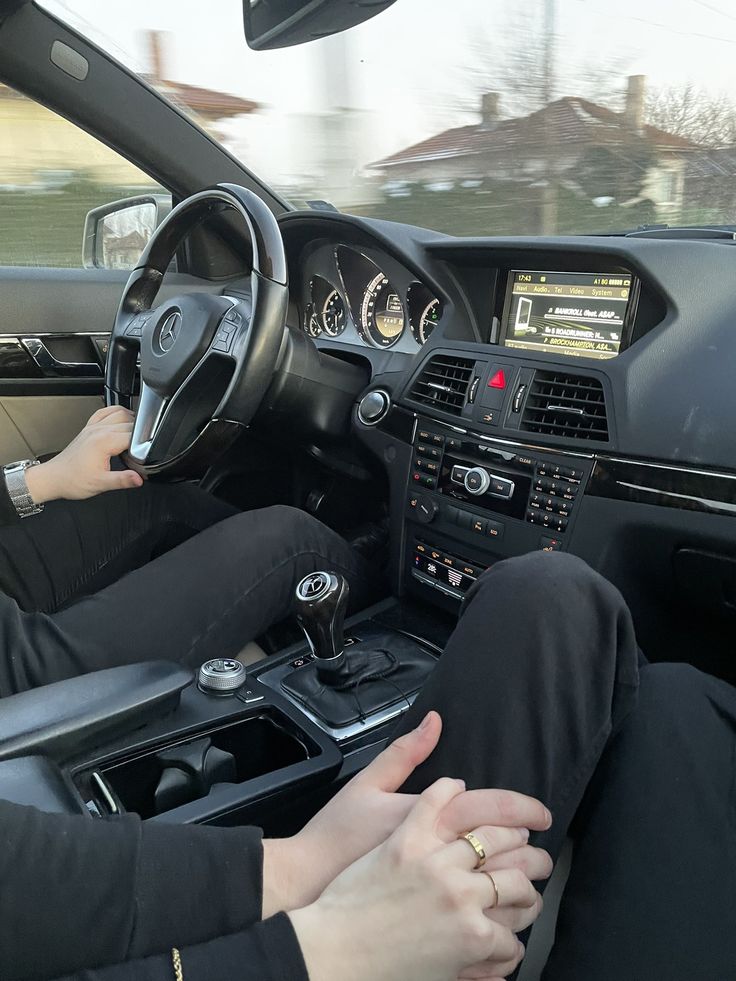 Couple holding hands in car goals Passenger Princess Pictures, Successful Boyfriend, Powerful Couple Aesthetic, Couple In Car Aesthetic, Successful Couple Aesthetic, Passenger Princess Aesthetic, Princess Passenger, Successful Couple, Princess Couple