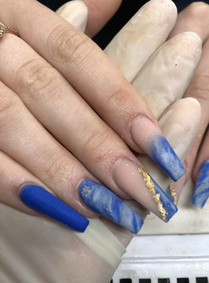 Navy To Light Blue Ombre Nails, Blue Hoco Nails Short, Blue Acrylic Nails Marble, Hoco Nails Gel, Blue Marble Nails Acrylic, Navy Blue Marble Nails, Dark Blue Marble Nails, Navy Blue Ombre Nails, Royal Blue Marble Nails