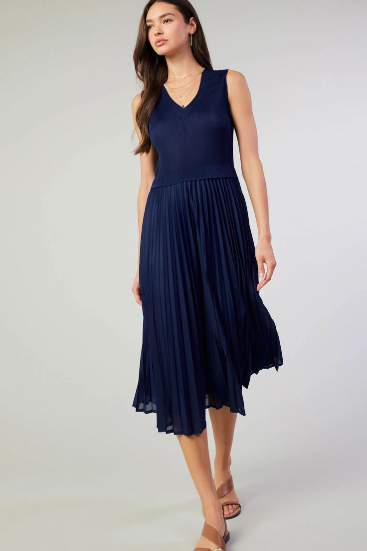 Cari Ribbed Contrast Pleated Dress – CURRENT AIR Texture Contrast, Pleated Skirt Dress, Skirt Pleated, Sleeveless Midi Dress, Print Trends, Sweater Sale, Mixing Fabrics, Midi Dress Sleeveless, Trending Dresses