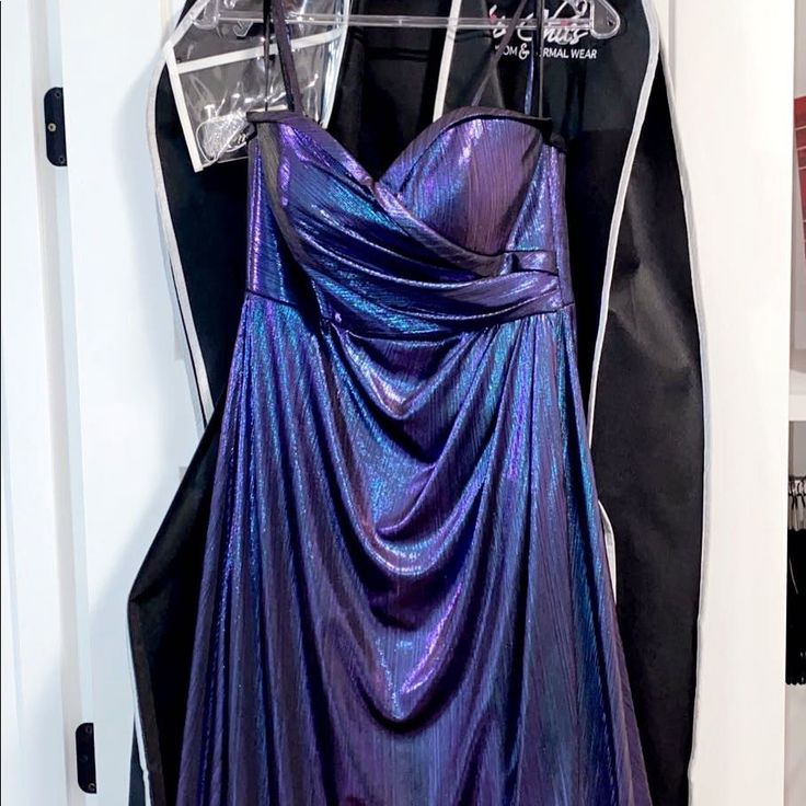 Very Unique Strapless(Optional Straps) Blue Ish Purple Prom Dress With Slit, Removable Cups, Brand New (Didn’t Get Too Have A Prom So I Didn’t Wear It) Make An Offer Purple And Silver Bridesmaid Dresses, Blue Purple Wedding Dress, Blue Purple Wedding, Teal Outfits, Galaxy Wedding, Silver Bridesmaid Dresses, Purple Wedding Dress, Prom Dress Color, Prom Inspo