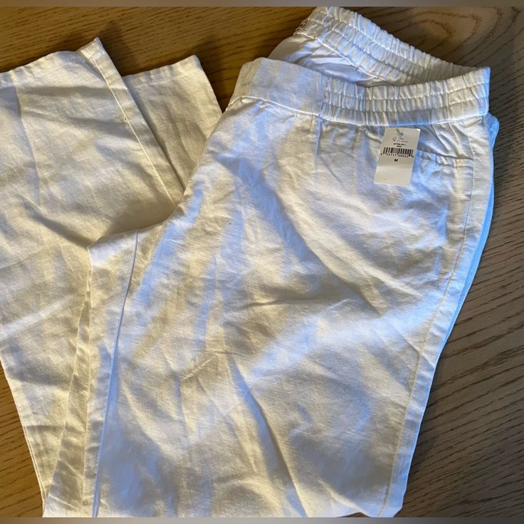 Nwt Maternity White Linen Pocketed Pants Medium Gap Wide Leg Linen Pants, Gap Linen Pants For Spring, Gap Linen Spring Pants, Casual Linen Pants By Gap, Spring Gap Linen Pants, White Casual Pull-on Bottoms, Casual White Pull-on Bottoms, Gap Linen Spring Bottoms, Gap Summer Loungewear Pants