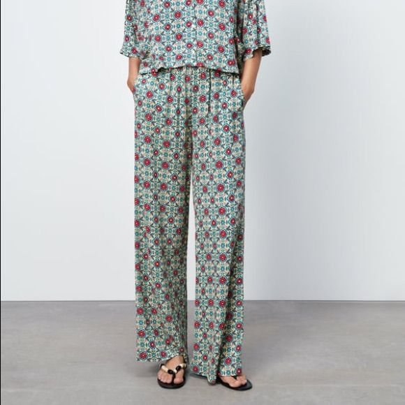 Brand New & Unworn Zara Printed Pants Floral Design Straight Leg Zara Jumpsuit, Zara Pants, Printed Pants, Red Yellow, Pant Jumpsuit, Straight Leg, Zara, Pants For Women, Floral Design