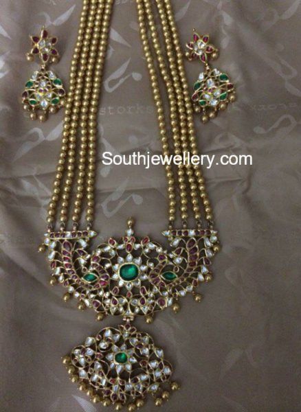 Gold Balls Haram with Kundan Pendant photo Pathakam Pendant, Rani Haram, South Jewellery, Vaddanam Designs, Kids Gold Jewelry, Temple Necklace, Wedding Flower Jewelry, Temple Jewelry Necklace, Gold Jhumka Earrings