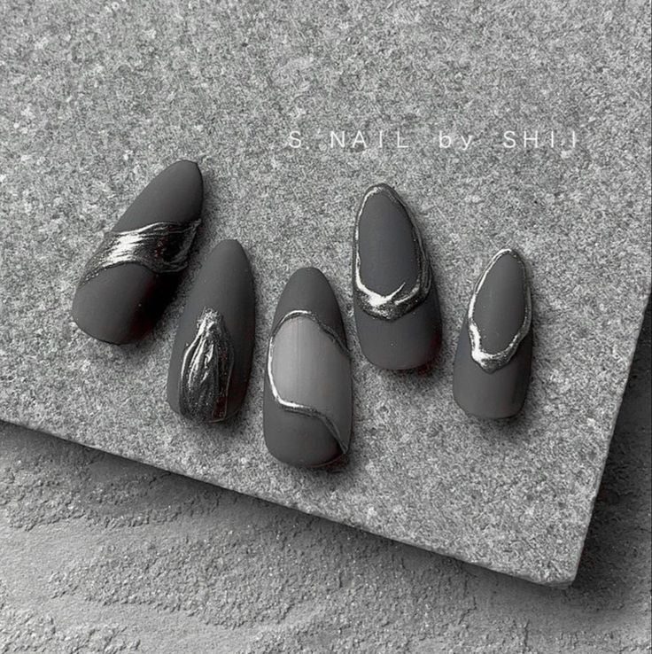 Matte Grey Nail Designs, Black And Grey Nails Designs, Nail Art Gris, Gray Nail Designs, Neutral Nail Art Designs, Neutral Nail Art, Grey Nail Designs, Quick Nail Art, Hello Nails