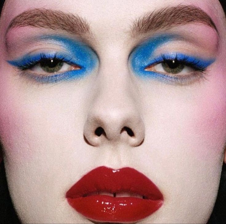 Mode Monochrome, Blue Eyeshadow Makeup, Edit On Instagram, 80s Makeup, Blue Mascara, Punk Makeup, Red Lip Makeup, Red Makeup, Favorite Makeup