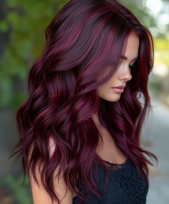 Multi Color Hair Ideas, Burgundy Hair With Highlights, Wine Red Hair Color, Hair Colors For Dark Hair, Deep Red Hair Color, Dark Burgundy Hair, Hair Burgundy, Wine Hair Color, Dark Fall Hair