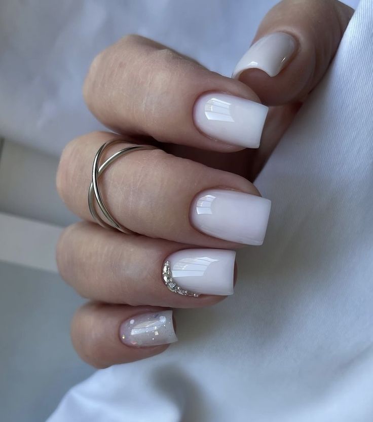 Nails White Design Classy, Milky White With Rhinestones, Milky White Nails Design Ideas, Nails With White Base, Bride's Nails Wedding, Milky Nails With Design, White Base Nails, White Wedding Nails, Brides Nails